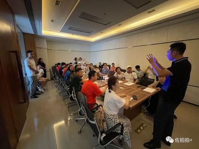 攜手共贏，開(kāi)啟熱帶農(nóng)產(chǎn)品貿(mào)易新篇章——六十余位代理商參觀訪問(wèn)海南國(guó)際熱帶農(nóng)產(chǎn)品拍賣中心并達(dá)成合作協(xié)議